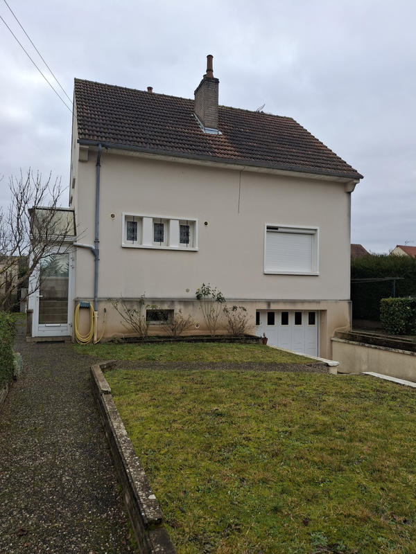 Maison - 95 m² - 5 pièces