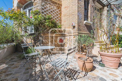 Maison - 217 m² - 8 pièces