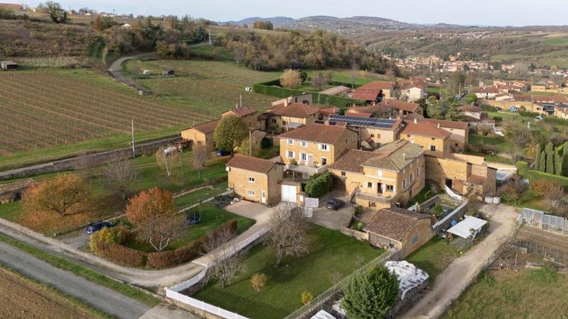 Demeure - 198 m² - 7 pièces