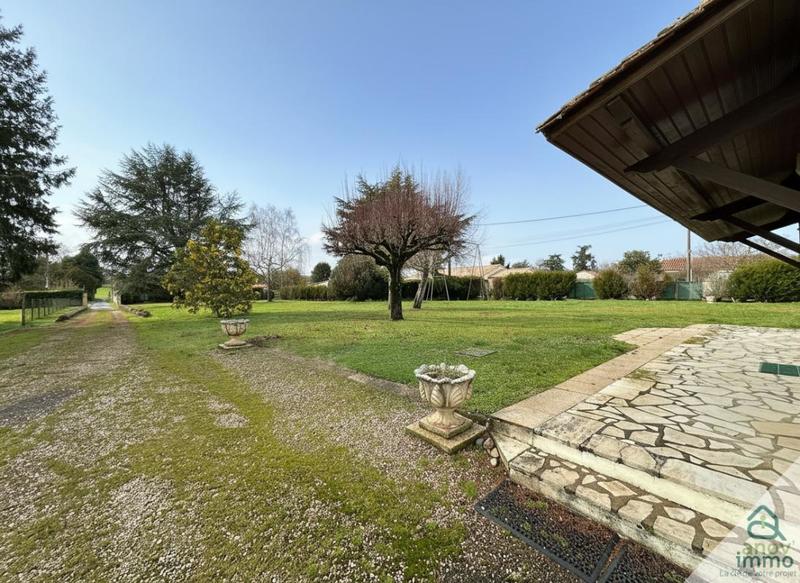 Maison - 287 m² - 9 pièces