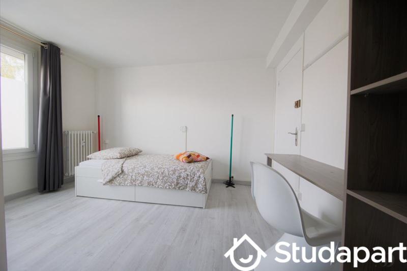 Chambre - 14 m² - 1 pièce