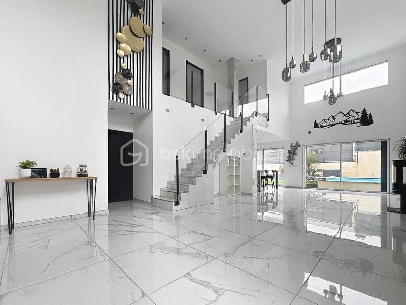 Maison - 159 m² - 6 pièces