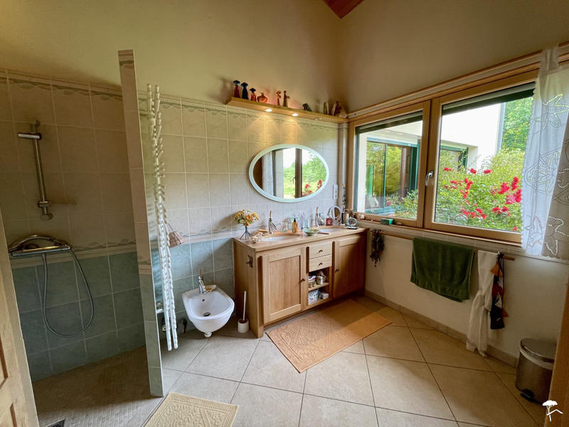 Maison contemporaine - 245 m² - 10 pièces