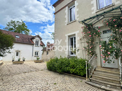 Maison - 161 m² - 8 pièces