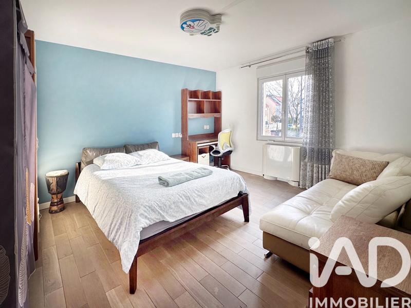 Maison - 192 m² - 8 pièces