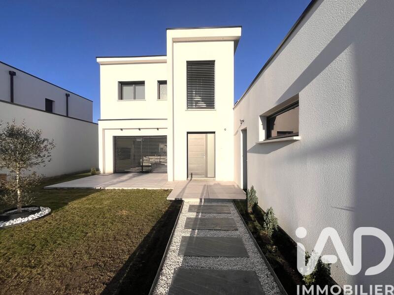 Maison - 128 m² - 6 pièces