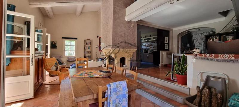 Villa - 215 m² - 8 pièces