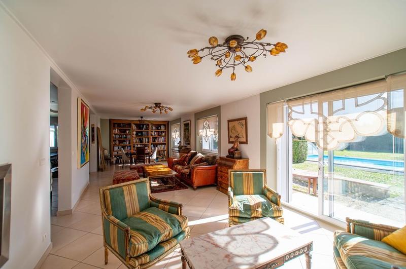 Propriété - 272 m² - 7 pièces