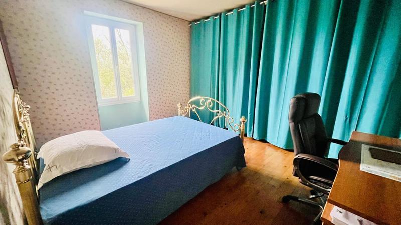 Maison - 215 m² - 6 pièces