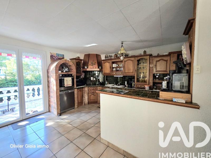 Maison - 180 m² - 5 pièces