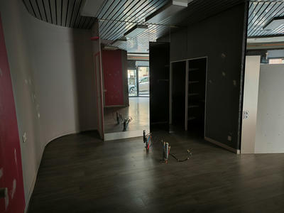 Local commercial - 70 m² - 2 pièces