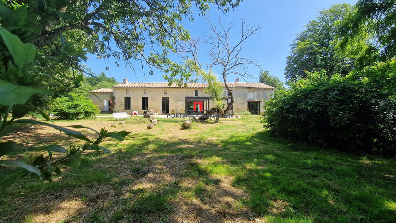 Maison - 207 m² - 7 pièces