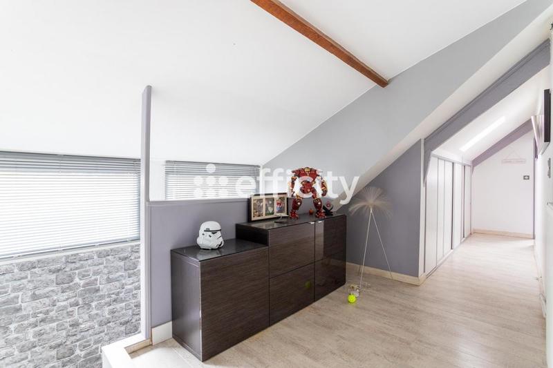 Maison - 298 m² - 7 pièces