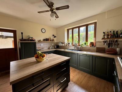 Maison - 180 m² - 7 pièces