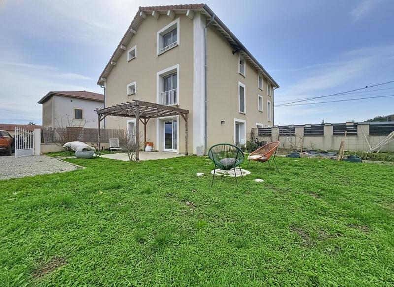 Maison - 97 m² - 3 pièces