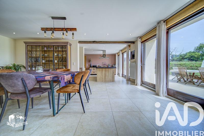 Maison - 250 m² - 7 pièces