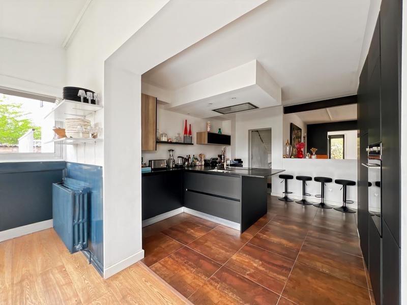 Maison - 205 m² - 7 pièces