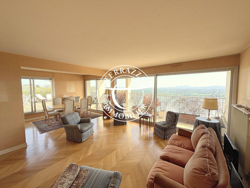 Appartement - 121 m² - 6 pièces