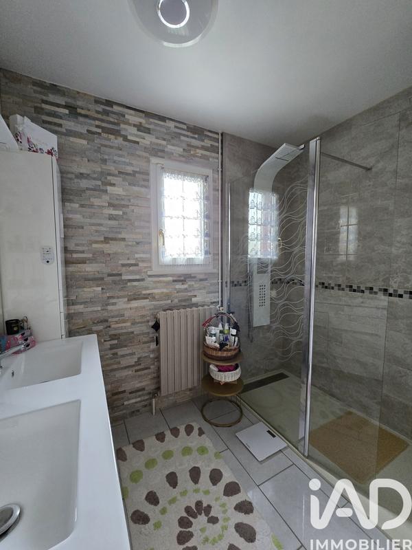 Maison - 184 m² - 7 pièces