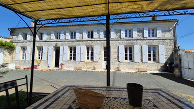 Maison - 186 m² - 5 pièces