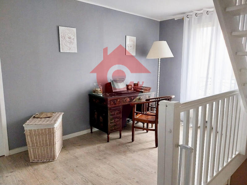 Maison - 180 m² - 8 pièces