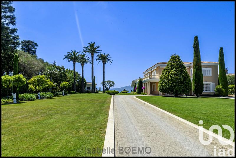 Maison - 555 m² - 15 pièces