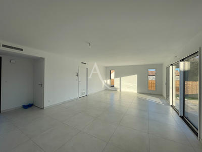 Maison - 111 m² - 4 pièces