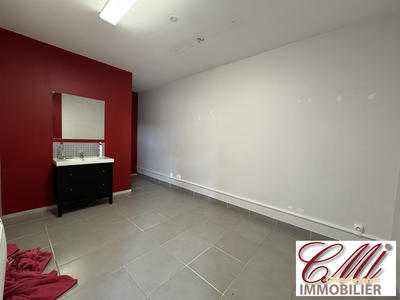 Local commercial - 74 m² - 3 pièces