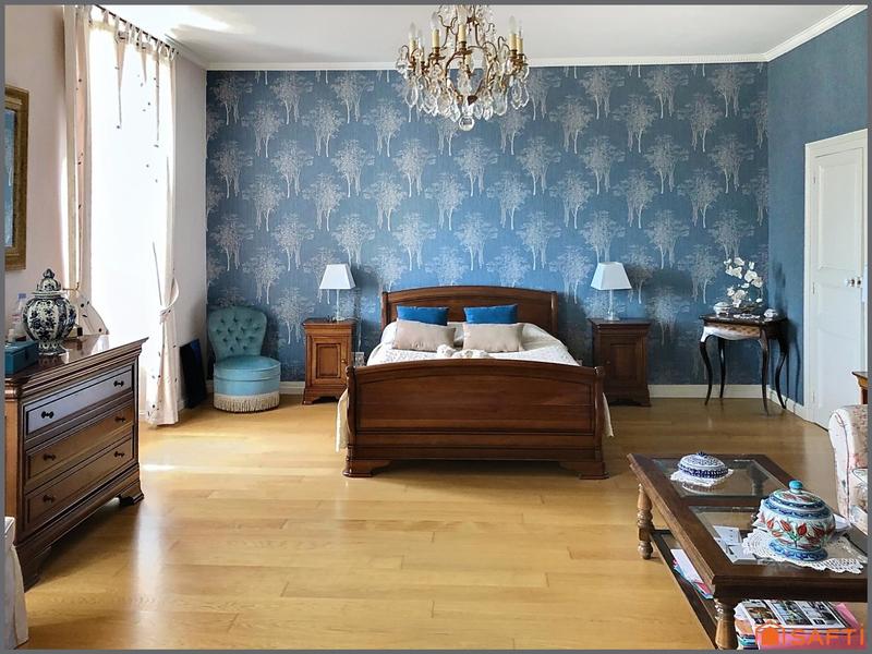 Maison de maîtres - 620 m² - 18 pièces