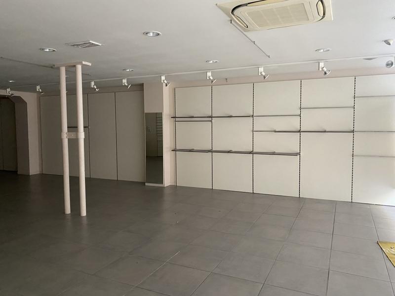 Local commercial - 200 m²