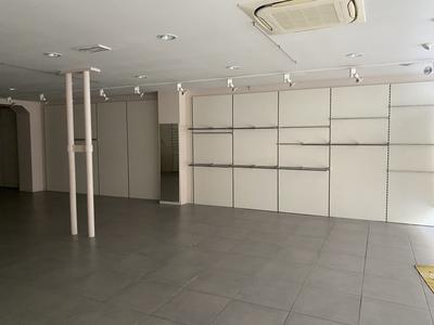 Local commercial - 200 m²