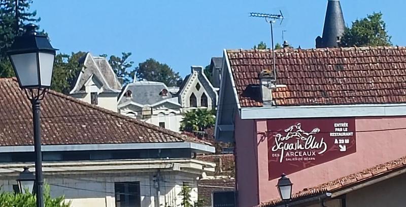 Demeure - 1 980 m² - 50 pièces