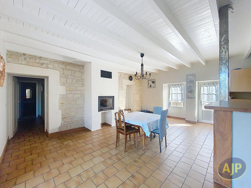 Maison - 213 m² - 5 pièces