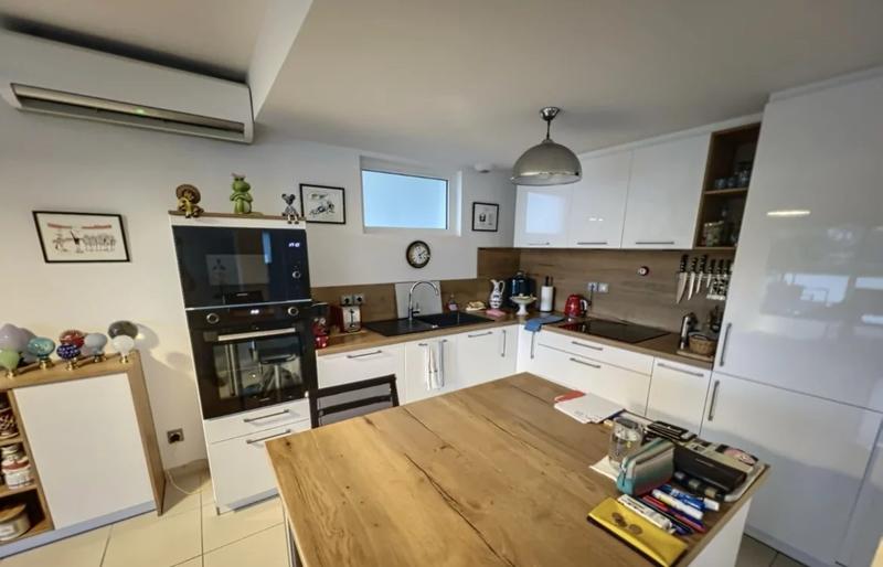 Appartement - 90 m² - 3 pièces