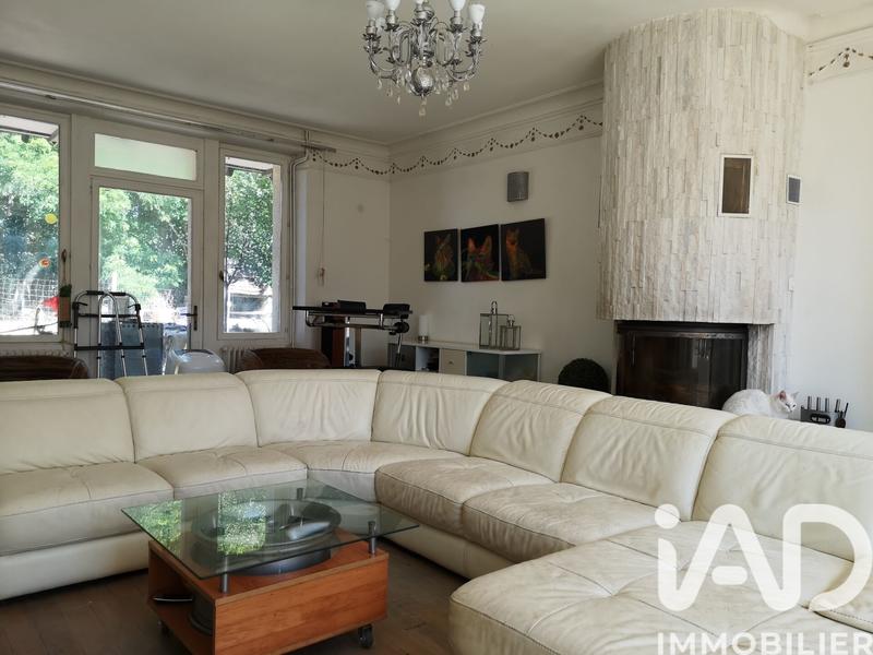 Maison - 326 m² - 10 pièces