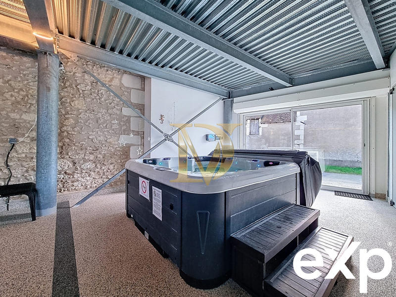 Maison ancienne - 402 m² - 11 pièces