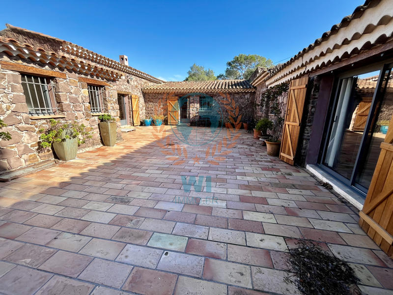 Propriété - 185 m² - 5 pièces