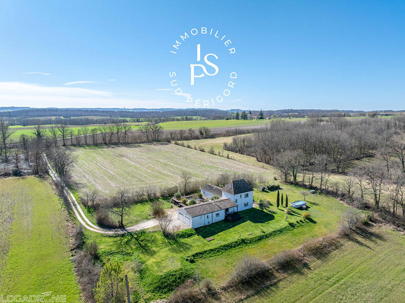 Maison - 212 m² - 8 pièces