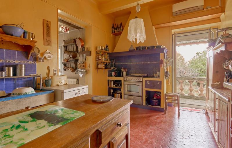 Maison - 409 m² - 13 pièces