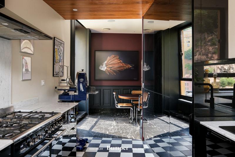 Appartement - 181 m² - 5 pièces