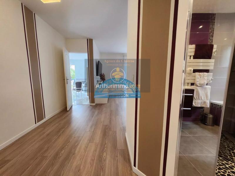 Maison - 240 m² - 9 pièces