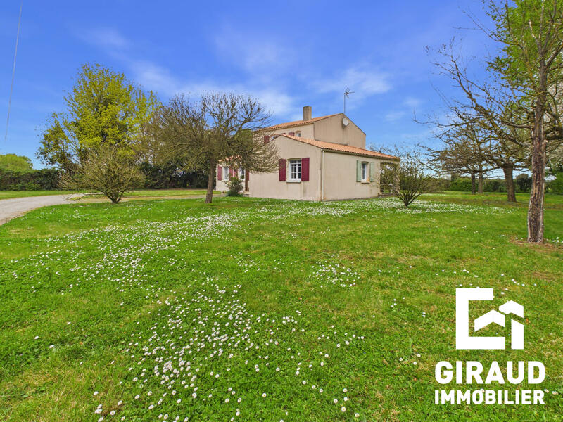 Maison traditionnelle - 153 m² - 7 pièces