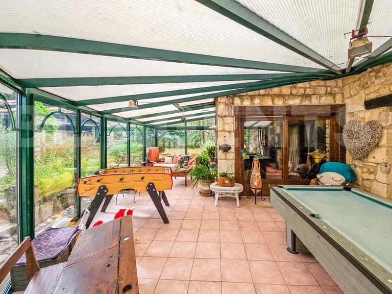 Maison en pierre - 282 m² - 9 pièces