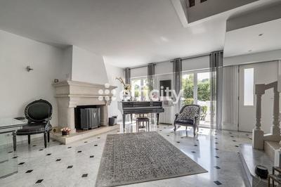 Maison - 179 m² - 6 pièces