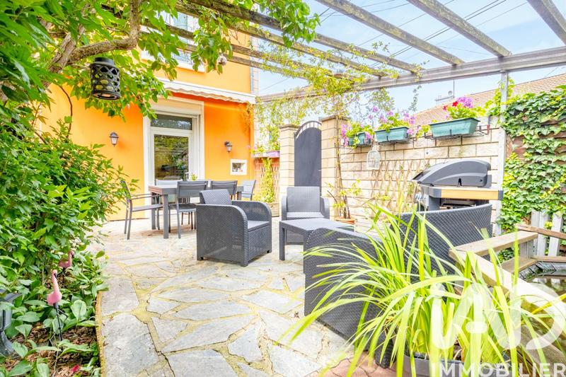 Maison - 180 m² - 9 pièces