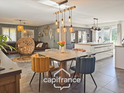 Villa - 160 m² - 8 pièces