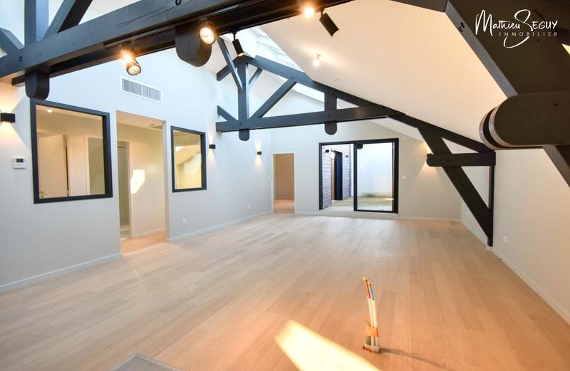 Loft - 117 m² - 4 pièces