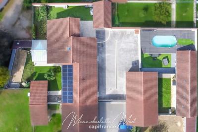 Maison - 220 m² - 6 pièces