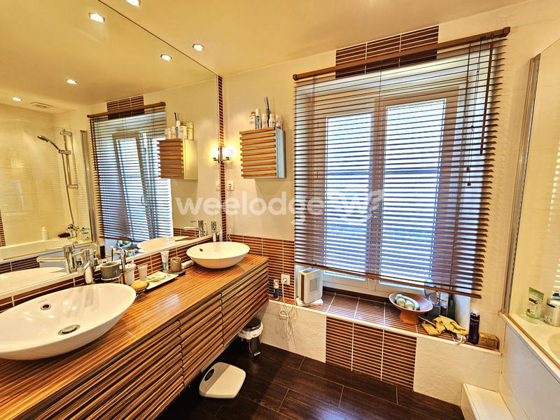 Maison - 130 m² - 7 pièces