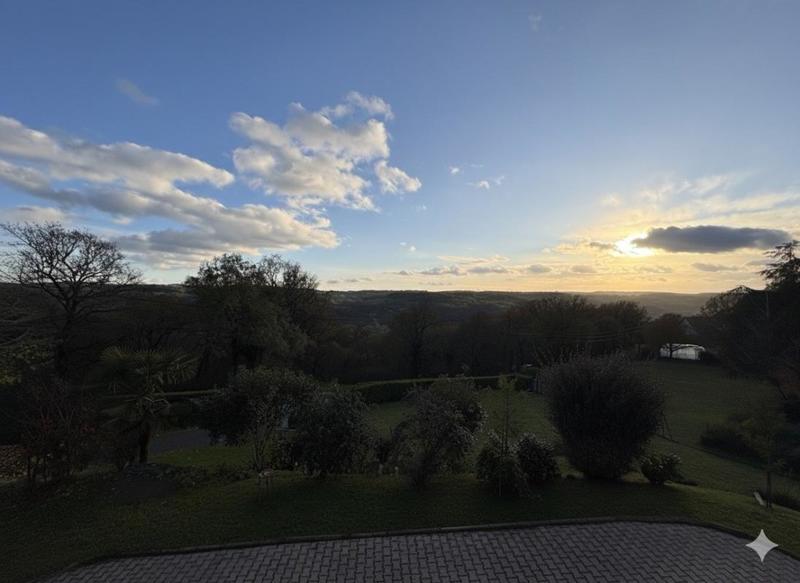 Maison - 170 m² - 5 pièces